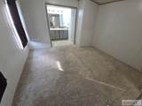 4986 #2 2000 W - Photo 18