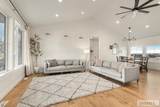 1423 950 E - Photo 2