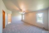 429 400 W - Photo 24