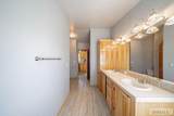 429 400 W - Photo 32