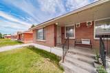 675-677 Holbrook Drive - Photo 2