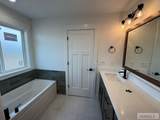317 315 W - Photo 22