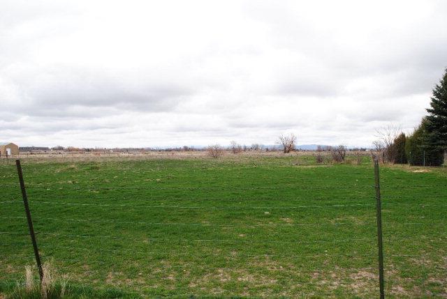 TBD 3800 E - Photo 1