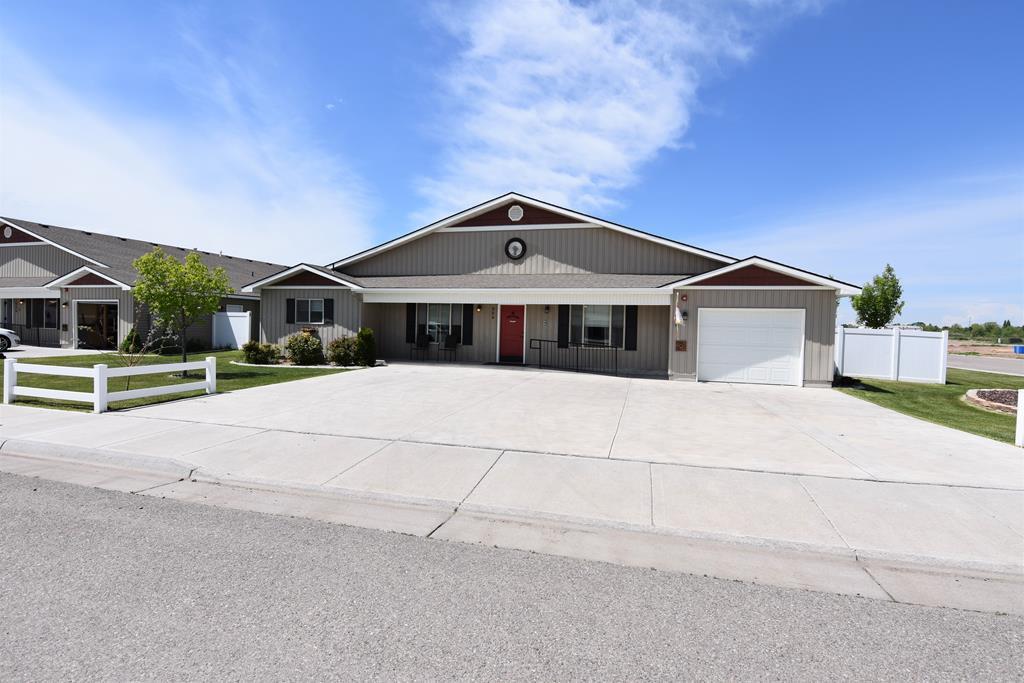 1020 Diamond Circle - Photo 1