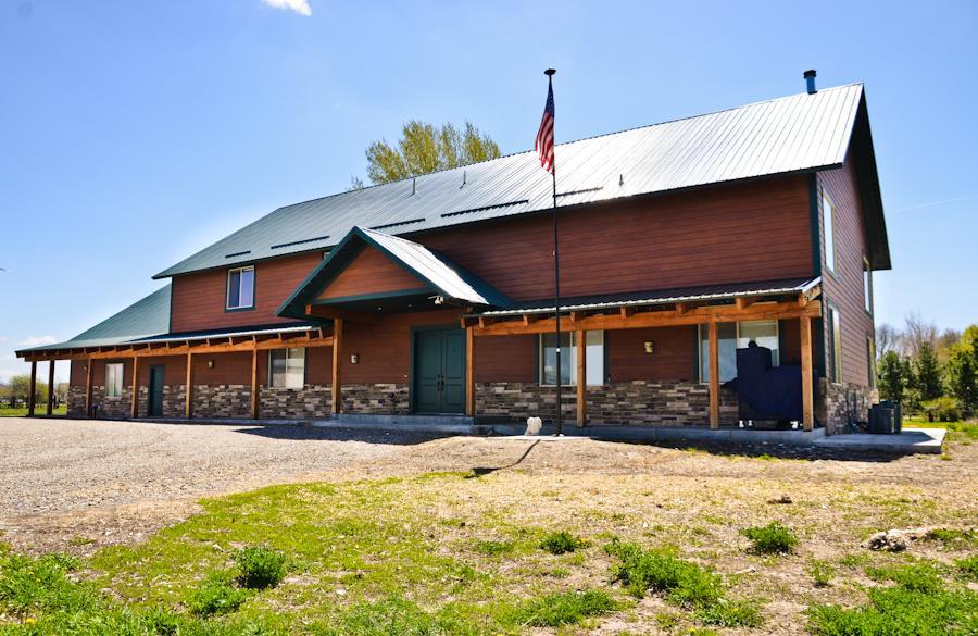 104 670 W - Photo 1