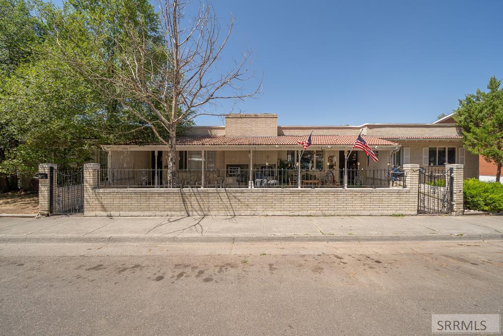 1550 Alice Avenue - Photo 1