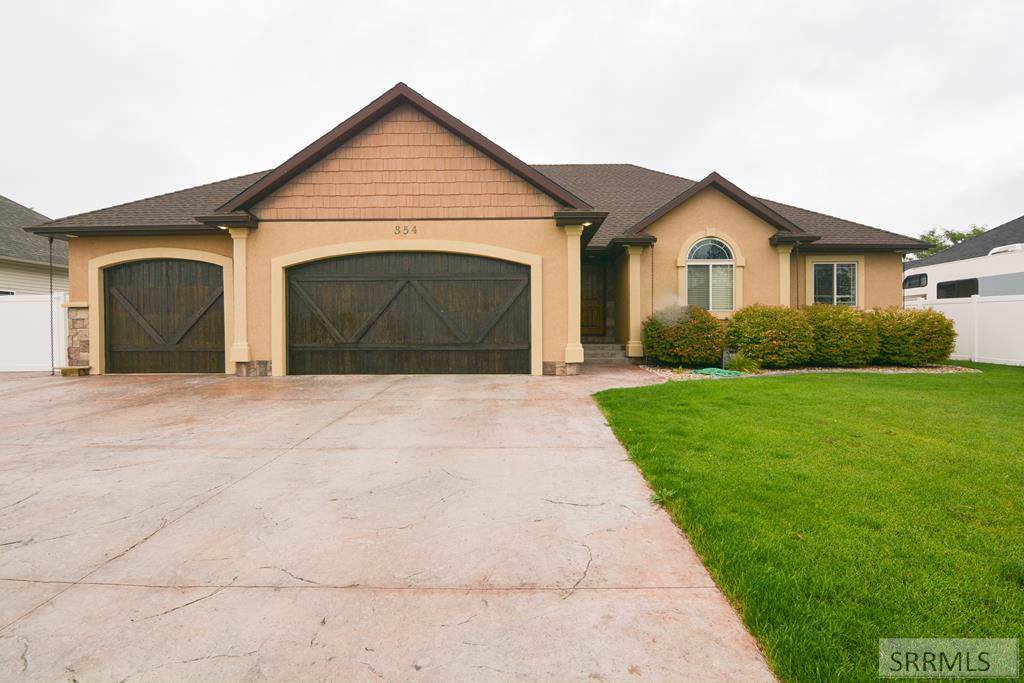 354 Chateau Drive - Photo 1