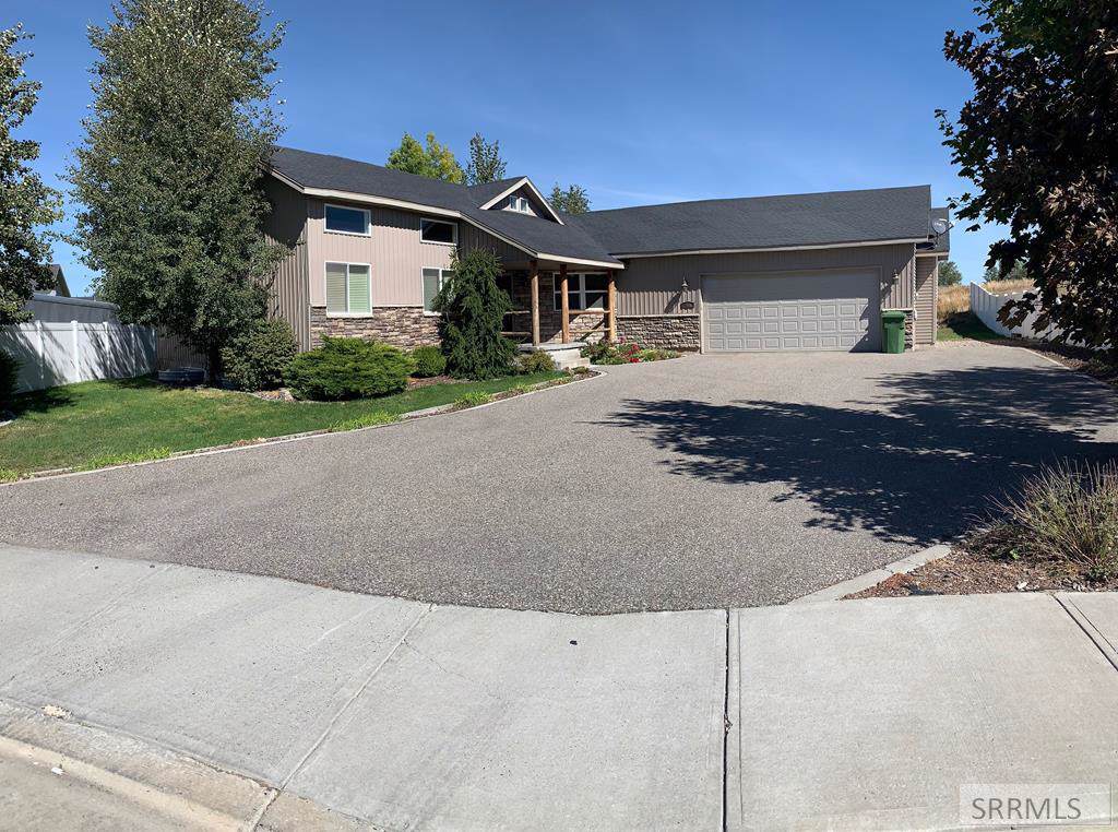 676 Dove Circle - Photo 1