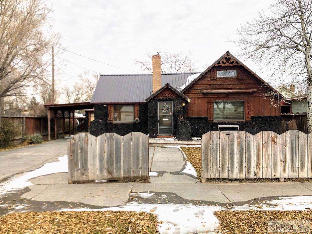 1353 June Avenue - Photo 1