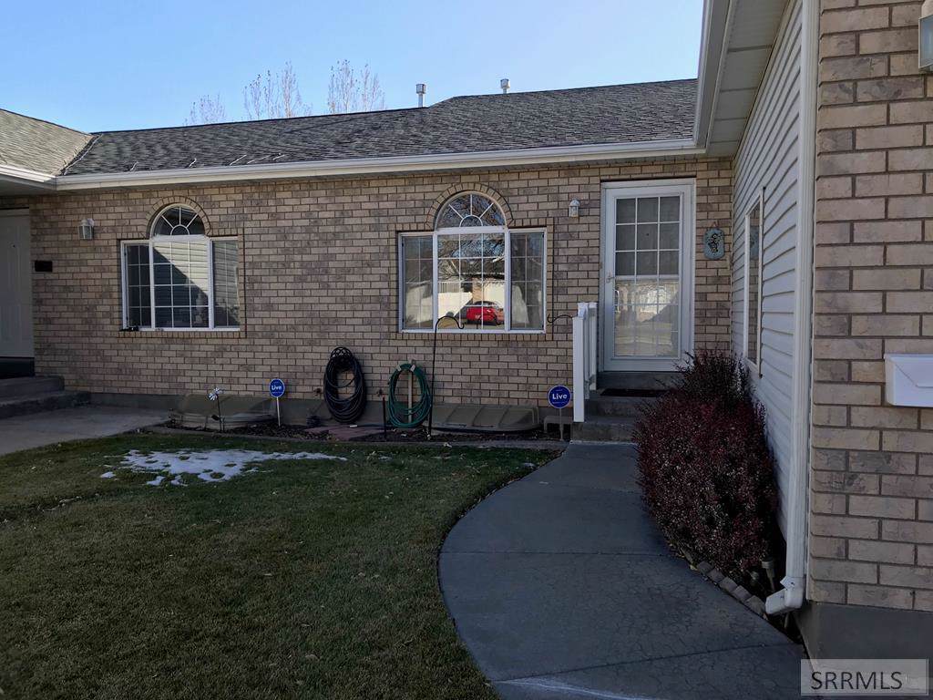 2910 Oakhaven Circle - Photo 1