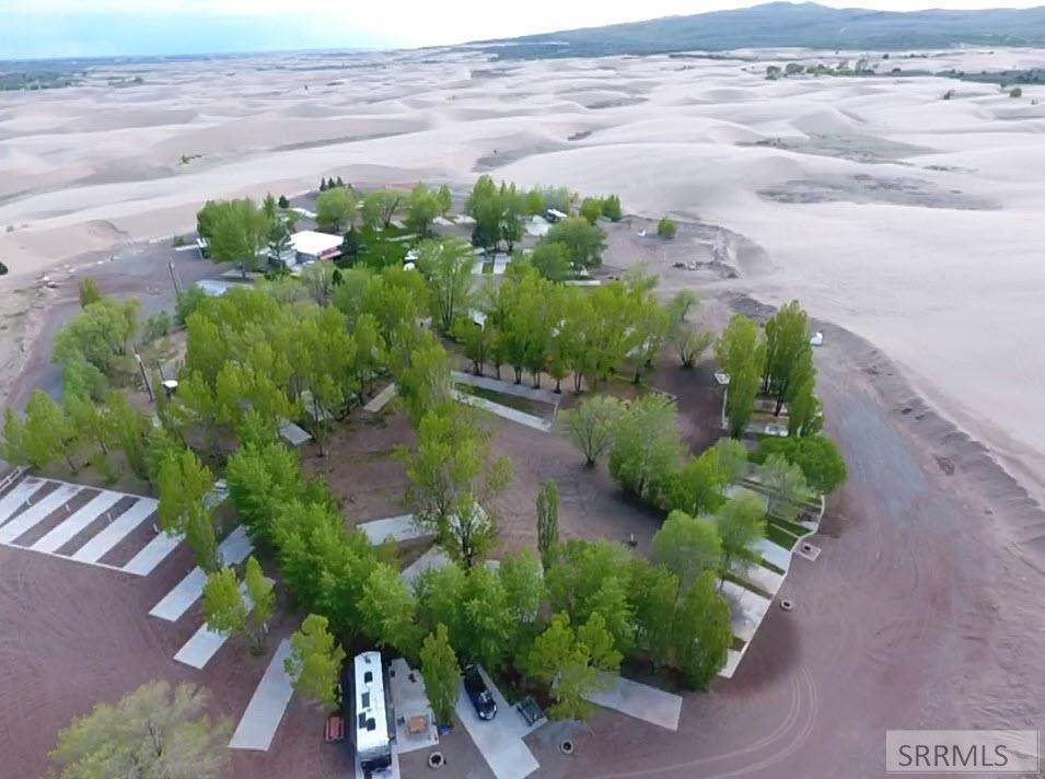 865 Red Road - Photo 1