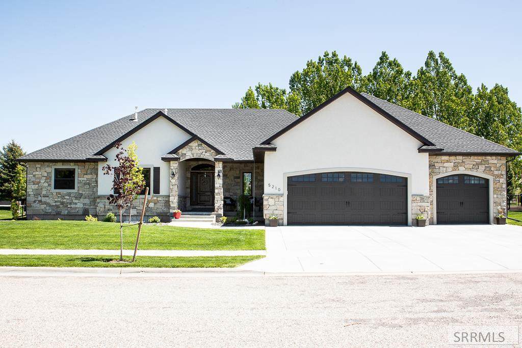 5210 Shadow Creek Drive - Photo 1