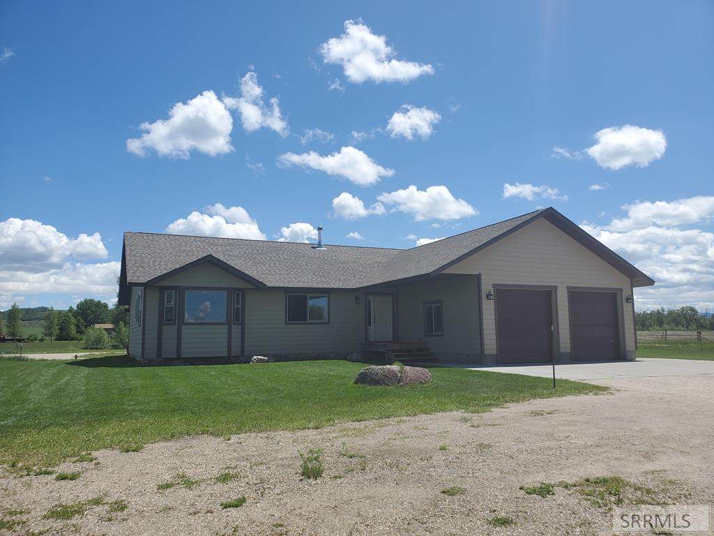 3940 Mcreynolds Ave - Photo 1
