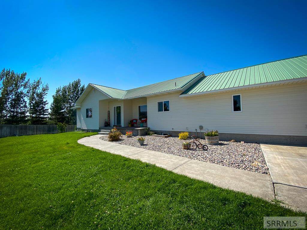 6999 Foothill Road - Photo 1