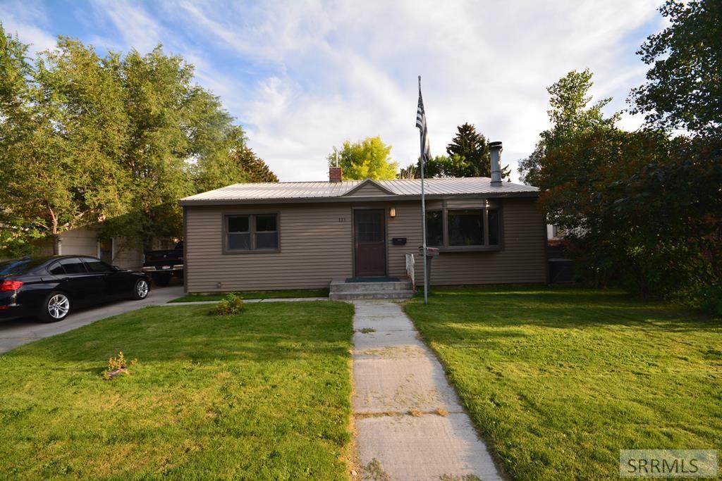 325 17th Street - Photo 1