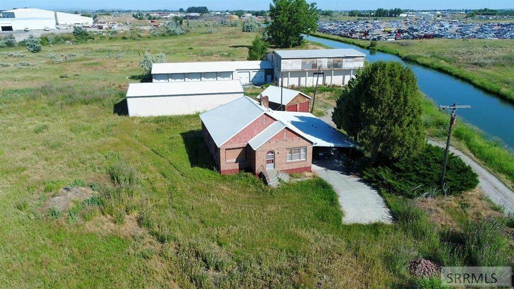 2145 Yellowstone Hwy - Photo 1