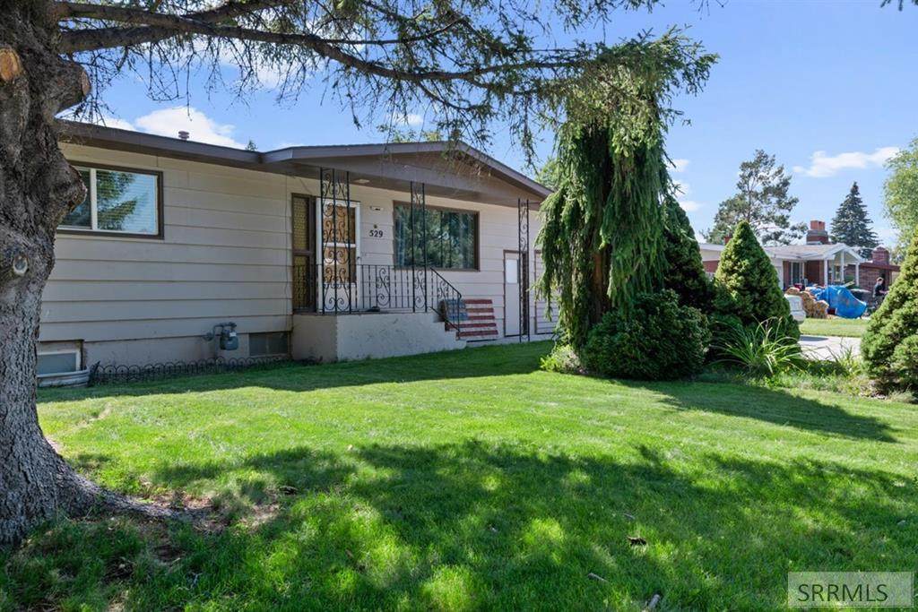 529 Park Street - Photo 1