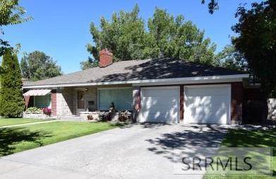 615 11th Street - Photo 1