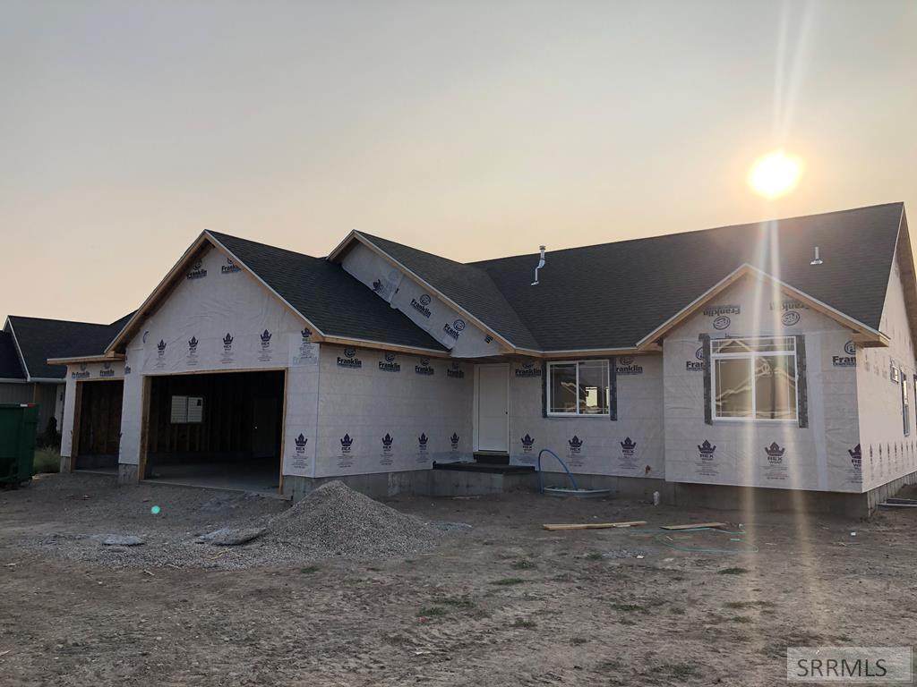 697 Tanglewood Drive - Photo 1