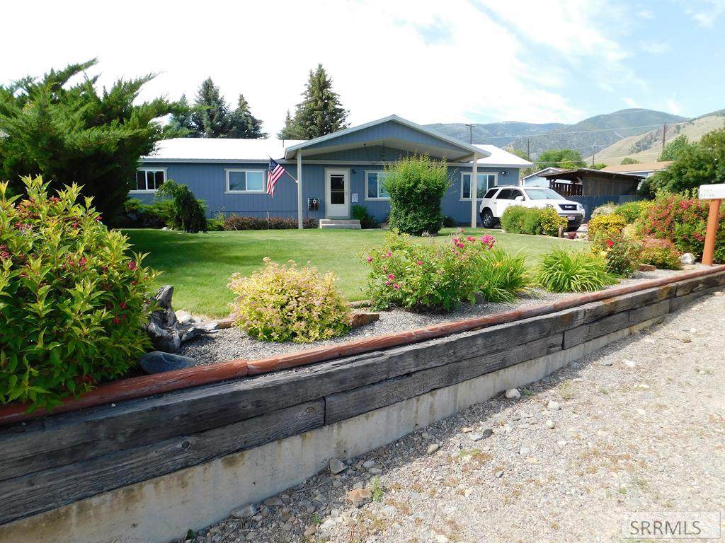 1404 Bryan Avenue - Photo 1