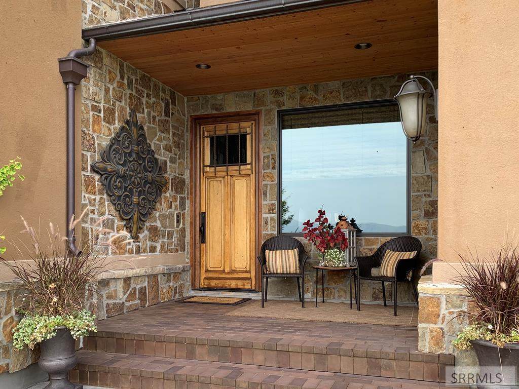 4670 Kim Drive - Photo 1