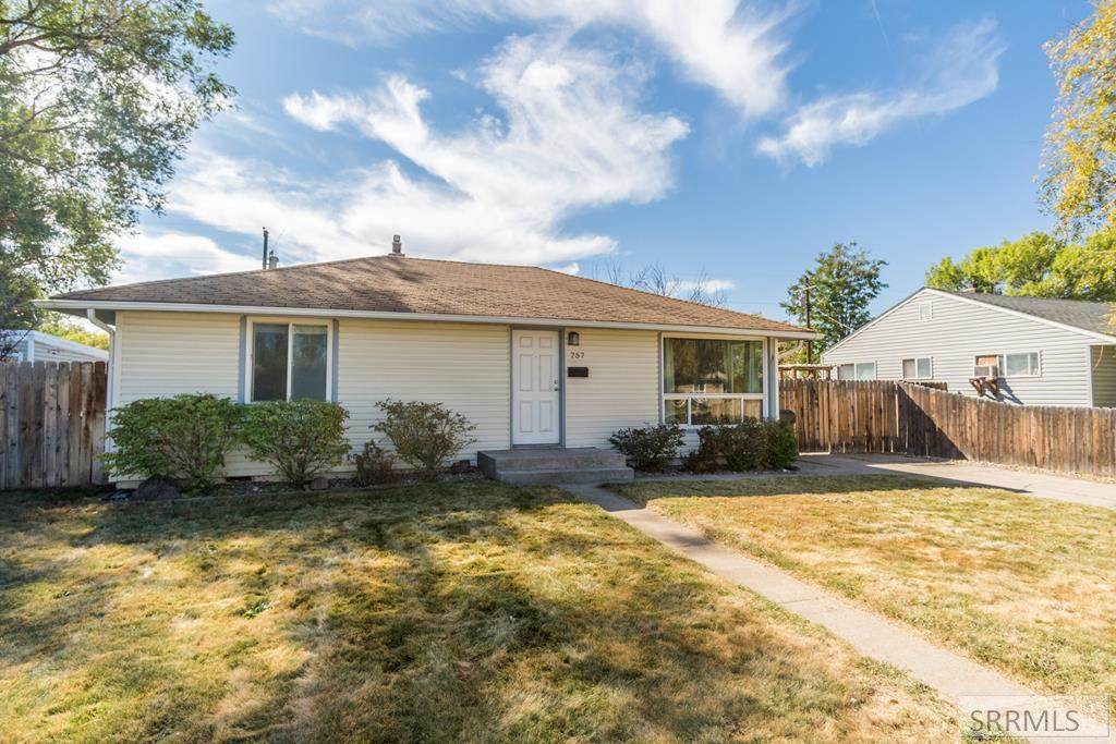 757 Hemlock Street - Photo 1