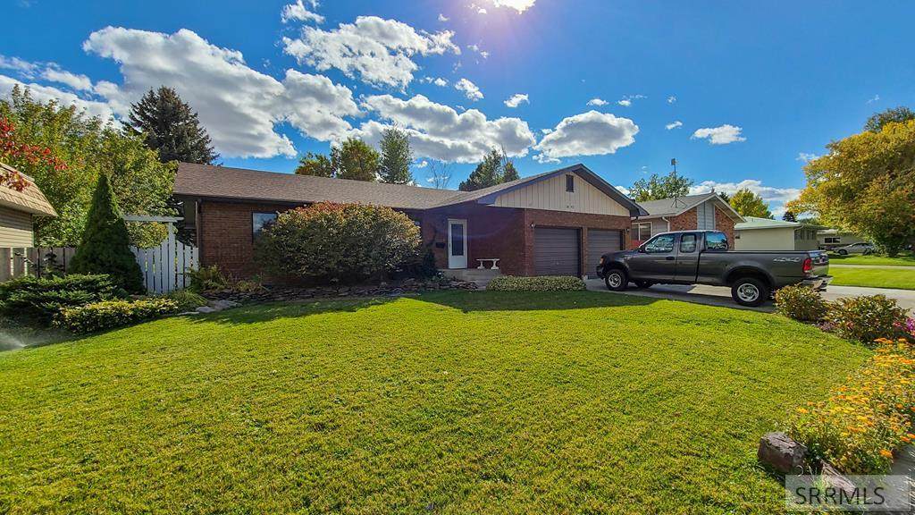1843 Carmel Drive - Photo 1