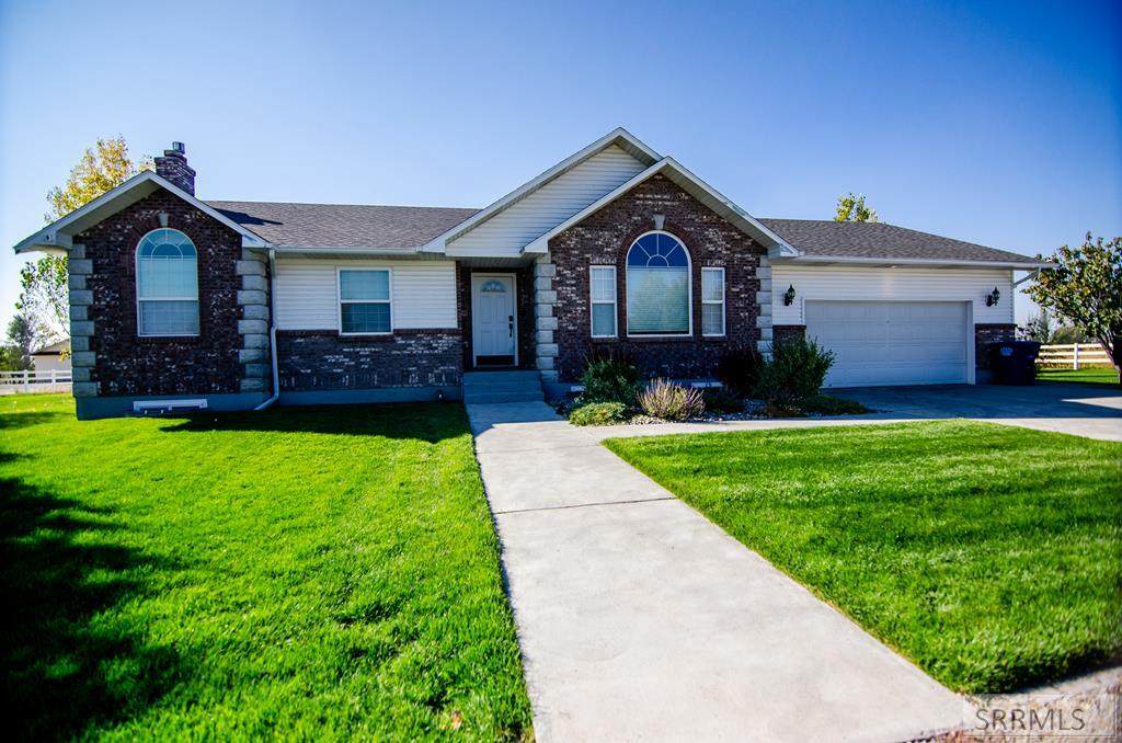 231 N 3800 E - Photo 1