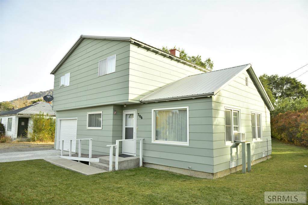 306 Augusta Drive - Photo 1