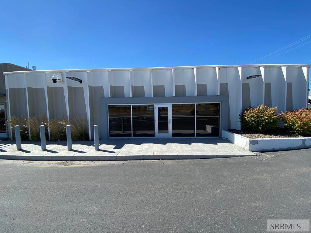 2095 North Blvd - Photo 1