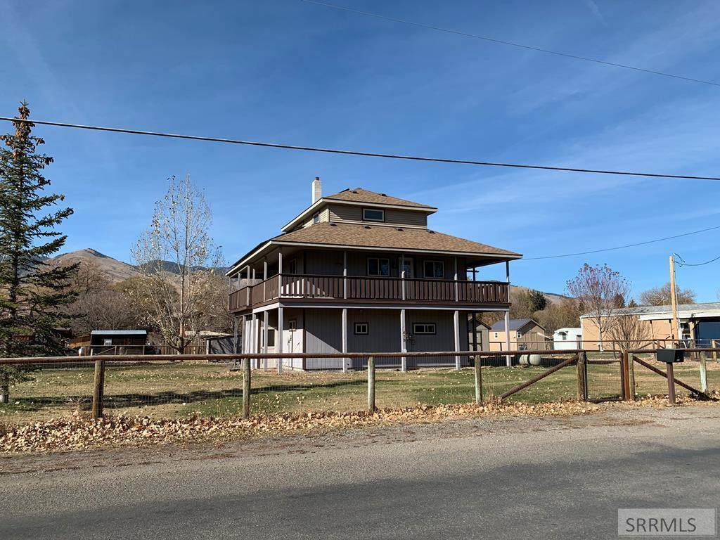 413 Water Street - Photo 1