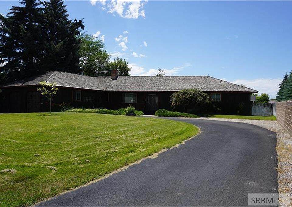 1870 St Clair Road - Photo 1