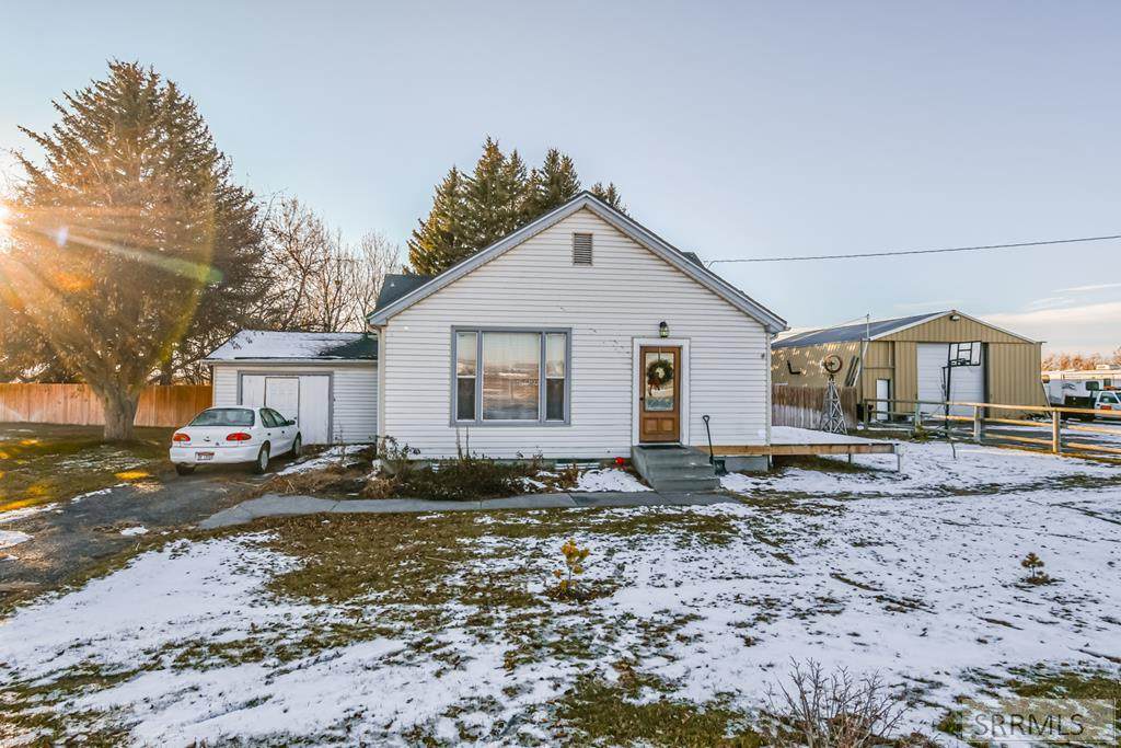 4281 5th E - Photo 1