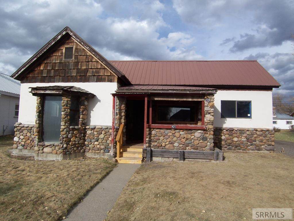 421 Main Street - Photo 1