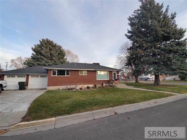 700 Poole Avenue - Photo 1