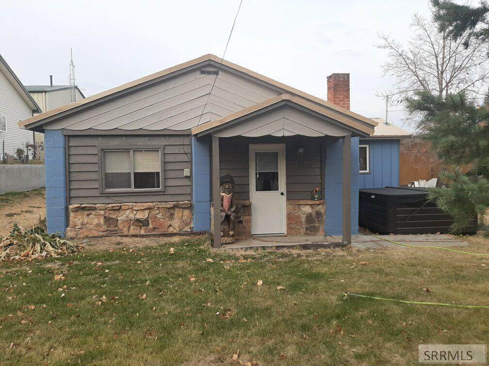 807 Bryan Avenue - Photo 1