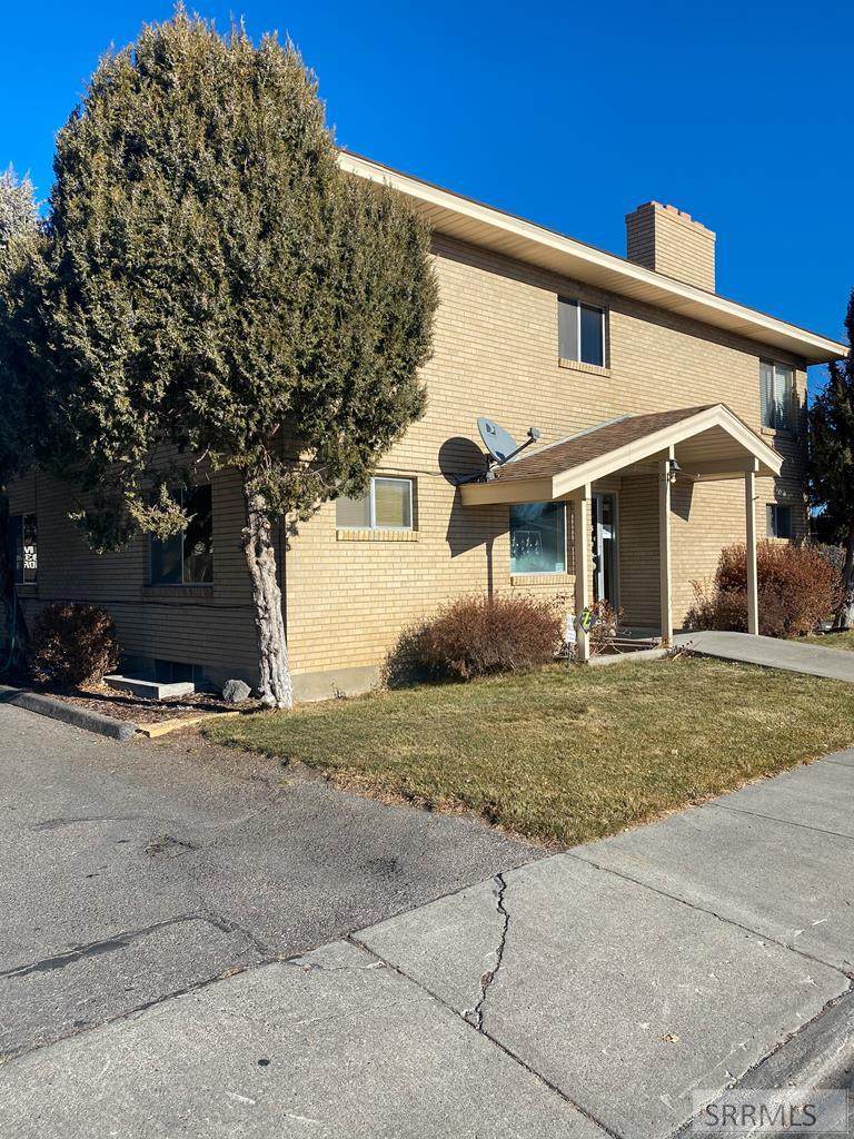 1439 Cambridge Drive - Photo 1
