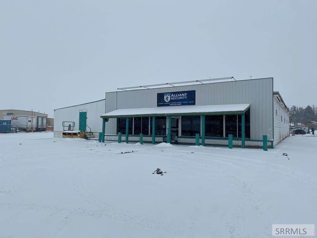 3450 25 E - Photo 1