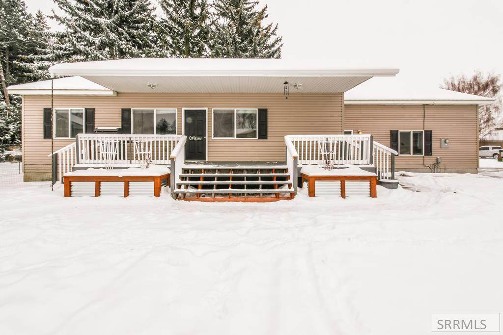 437 Quigg Avenue - Photo 1