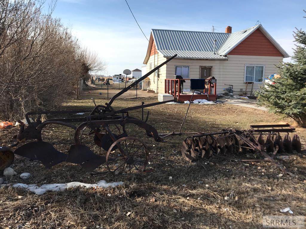 3516 630 N - Photo 1