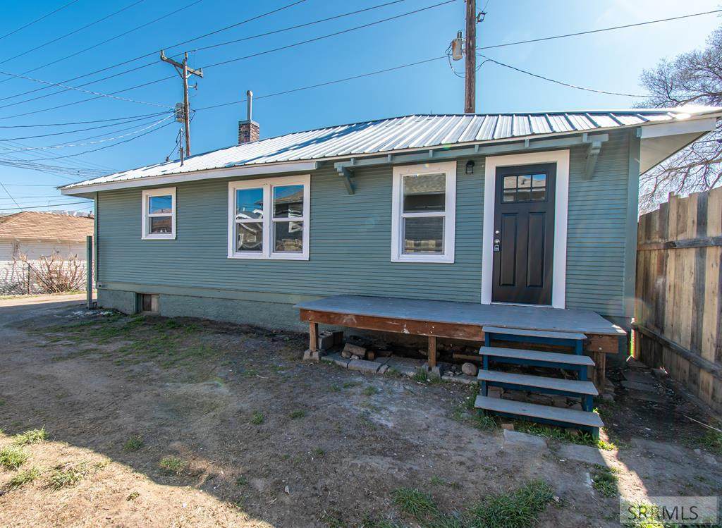 1437 Arthur Avenue - Photo 1