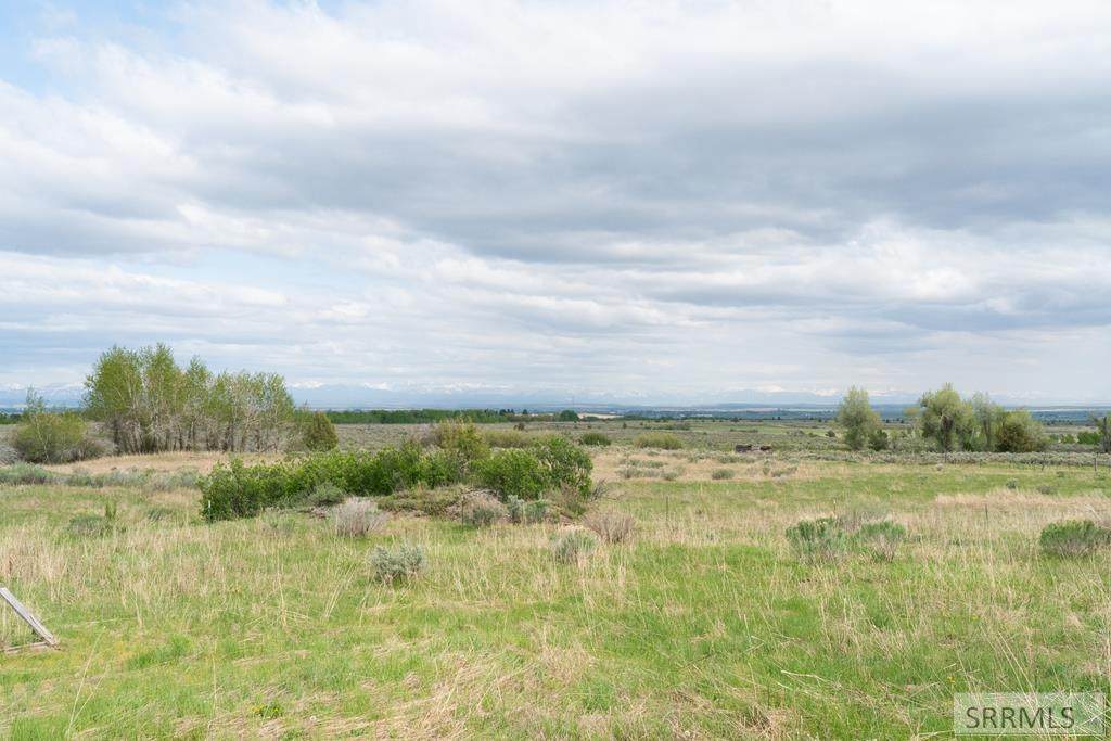 2882 1500 N - Photo 1
