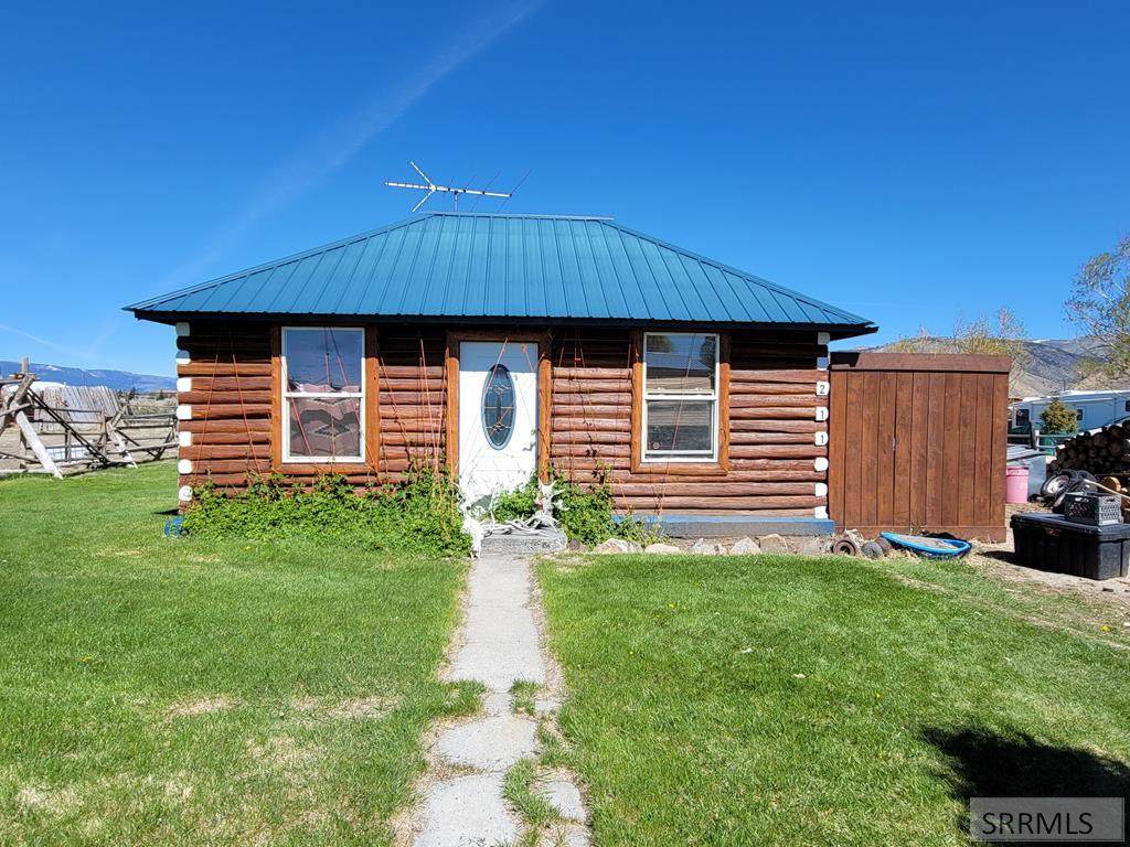 211 Silver Street - Photo 1