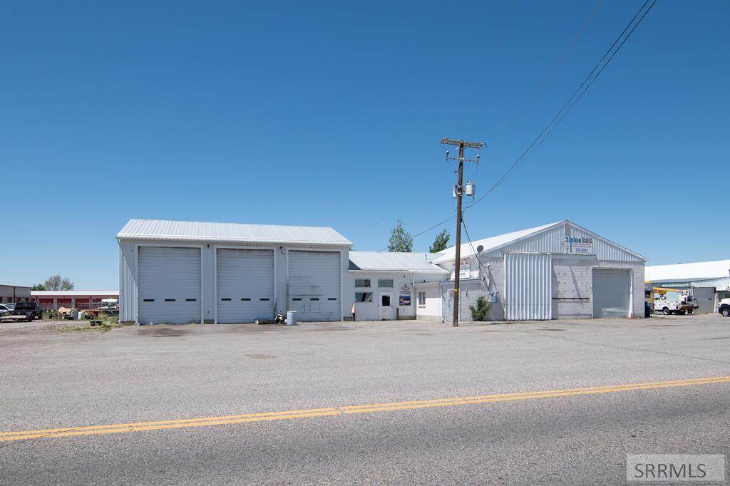 3409 15th E - Photo 1