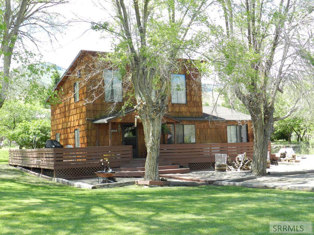 704 13th Street - Photo 1