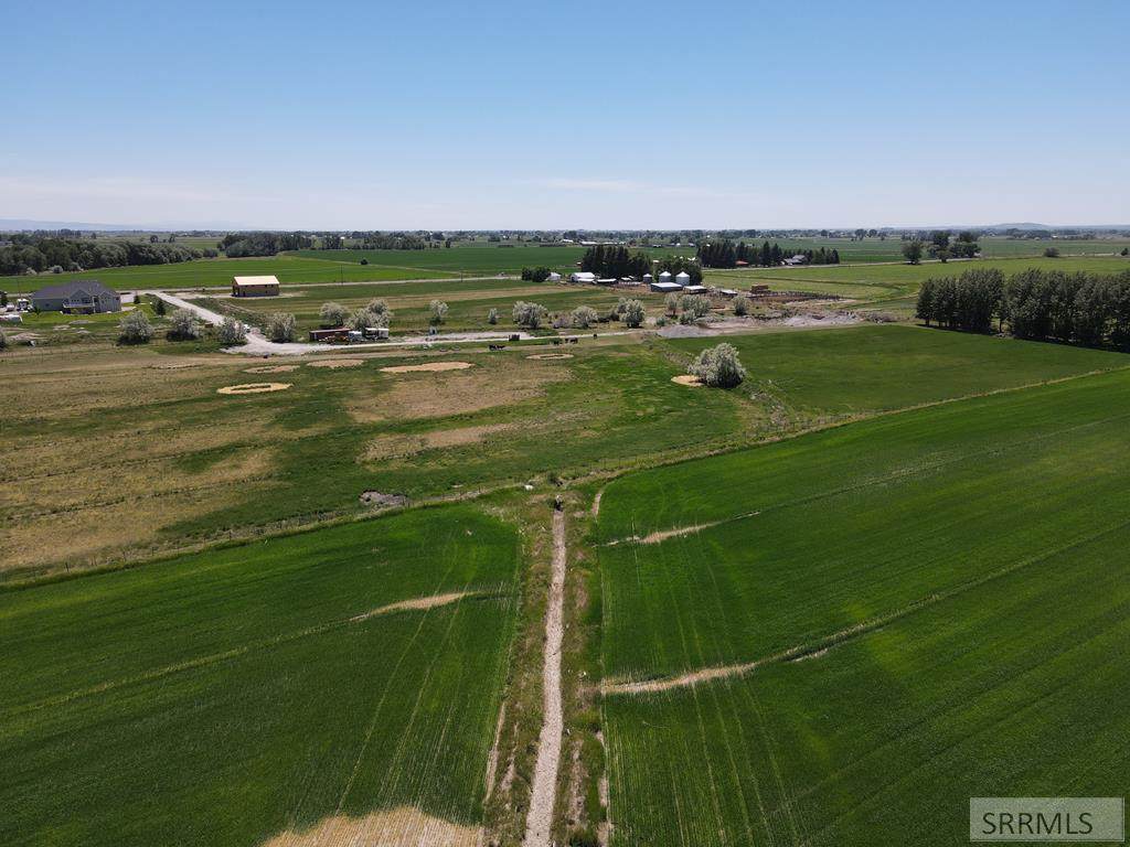 L2 BLK 1 3663 E - Photo 1