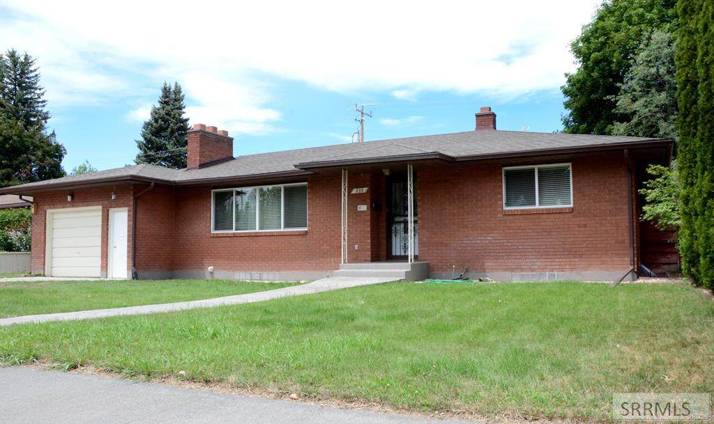 935 Safstrom Drive - Photo 1