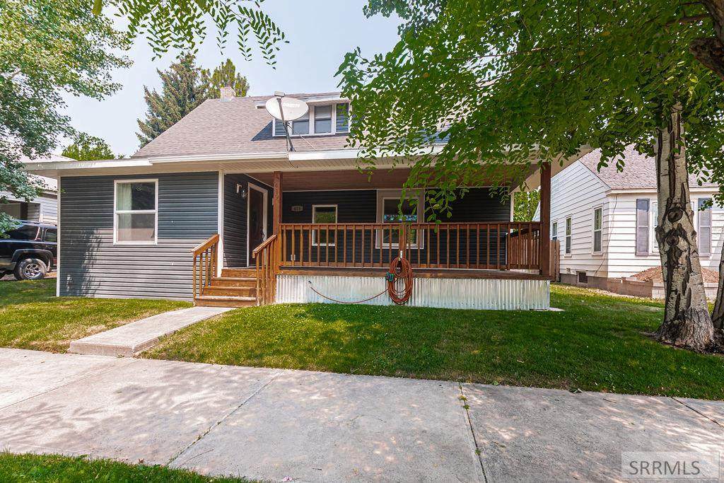 419 4th Street - Photo 1