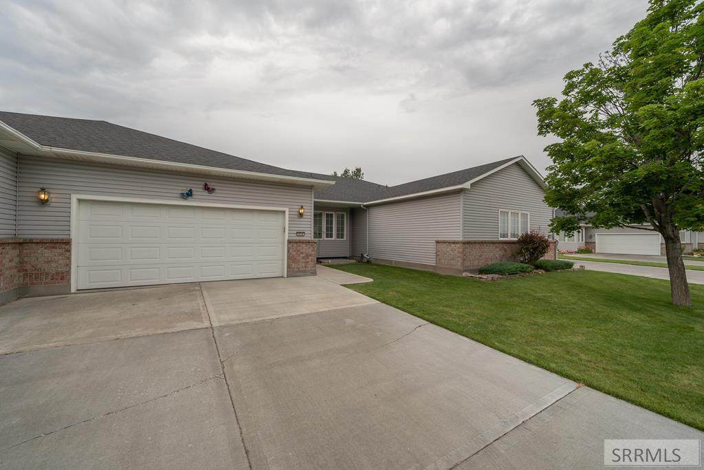 934 25th Street - Photo 1