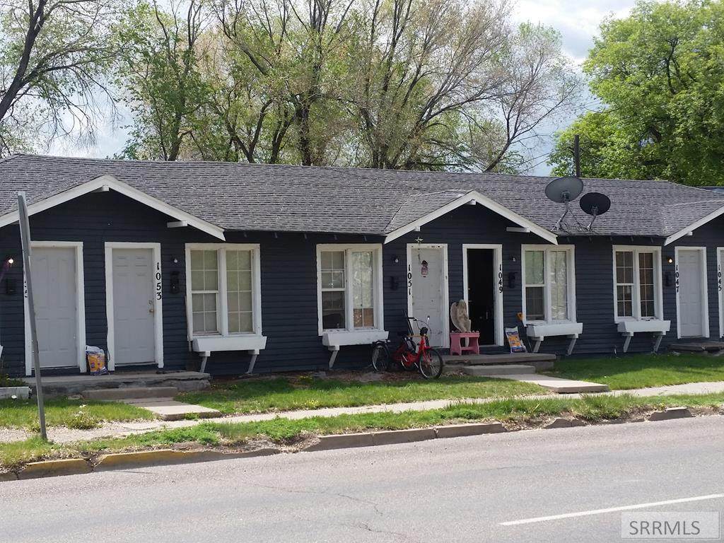 1045 Center Street - Photo 1